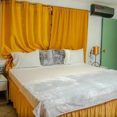 E 20 Mystic Ridge Ocho Rios Apartment Exterior photo